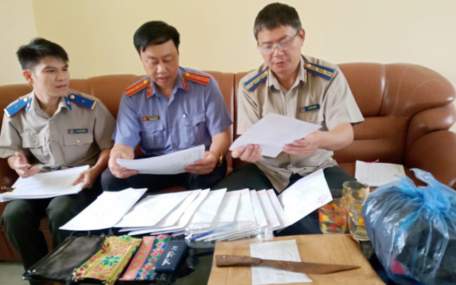 Chi cục THADS huyện Mường Lát tiêu hủy tang vật tháng 4/2022