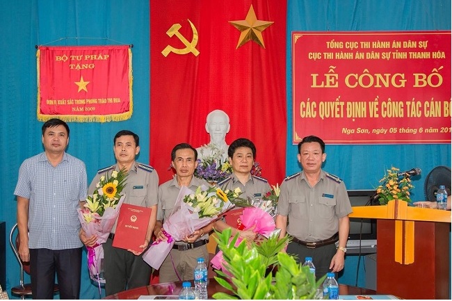 LỄ CÔNG BỐ CÁC QUYẾT ĐỊNH VỀ CÔNG TÁC CÁN BỘ TẠI CHI CỤC THADS HUYỆN NGA SƠN