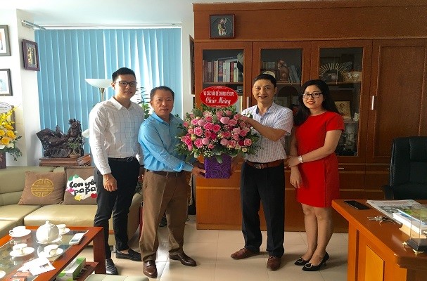 Vụ Các vấn đề chung về xây dựng pháp luật thăm và chúc mừng Báo Pháp luật Việt Nam nhân ngày Báo chí Cách mạng