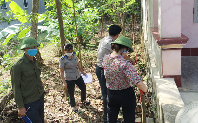 Chi cục THADS huyện Nông Cống giao đất cho người được thi hành án