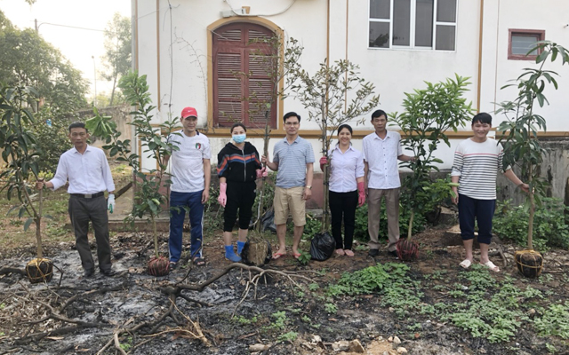 Công đoàn Chi cục THADS thị xã Nghi Sơn hưởng ứng "tết trồng cây"