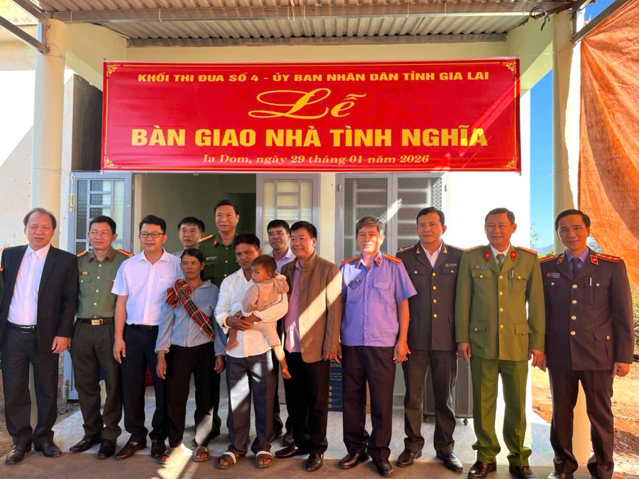 Gia Lai: Khối thi đua số 4 trao nhà tình nghĩa cho gia đình nghèo, có hoàn cảnh đặc biệt khó khăn