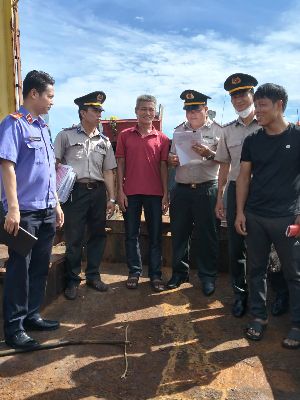 Phòng Thi hành án dân sự khu vực 12, tỉnh Đắk Lắk tổ chức giao tài sản là tàu cá theo Nghị định 67/2014/NĐ-CP cho người mua trúng đấu giá