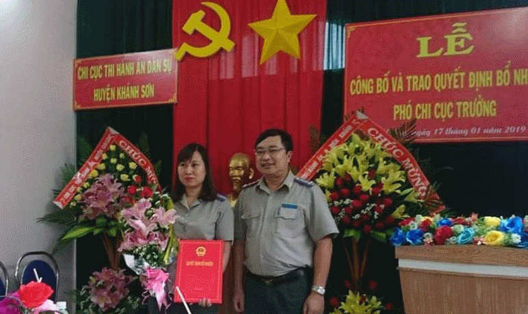 Trao quyết định bổ nhiệm Phó Chi cục trưởng Chi cục THADS huyện Khánh Sơn