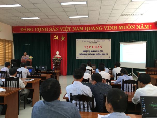 Sở Tư pháp tỉnh Quảng Nam tổ chức tập huấn nghiệp vụ đăng ký hộ tịch, chứng thực trên môi trường điện tử