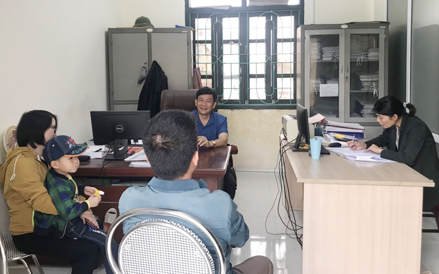 Chi cục THADS huyện Quảng Xương động viên, thuyết phục thành công việc tự nguyện giao con