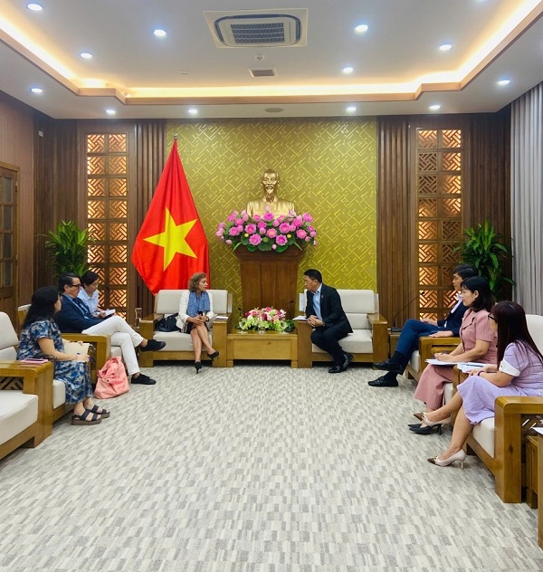 Cục Hành chính tư pháp tiếp Đại sứ Tây Ban Nha và Đoàn công tác: Tăng cường hợp tác trong lĩnh vực nuôi con nuôi quốc tế