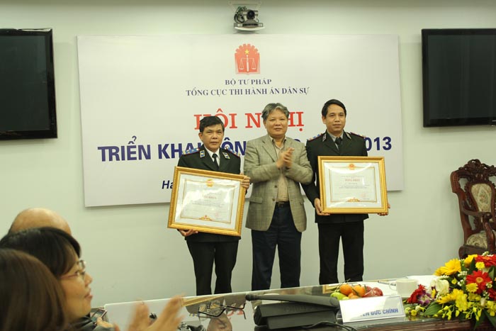 Tang Bang khen