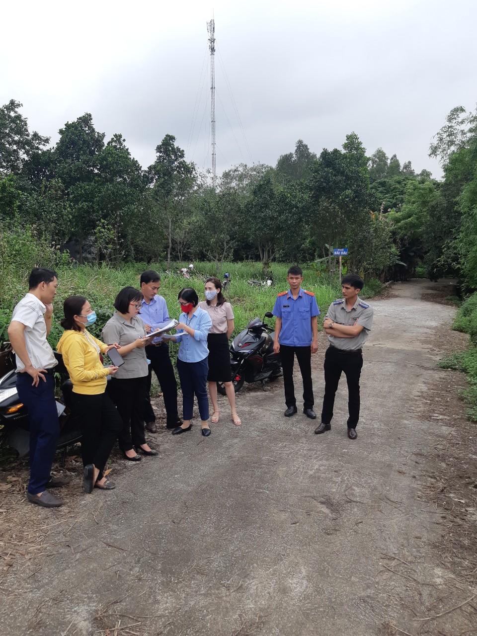 CHI CỤC THI HÀNH ÁN DÂN SỰ THÀNH PHỐ UÔNG BÍ TỔ CHỨC KIỂM KÊ TÀI SẢN DO ĐƯƠNG SỰ TỰ NGUYỆN GIAO ĐỂ THI HÀNH ÁN