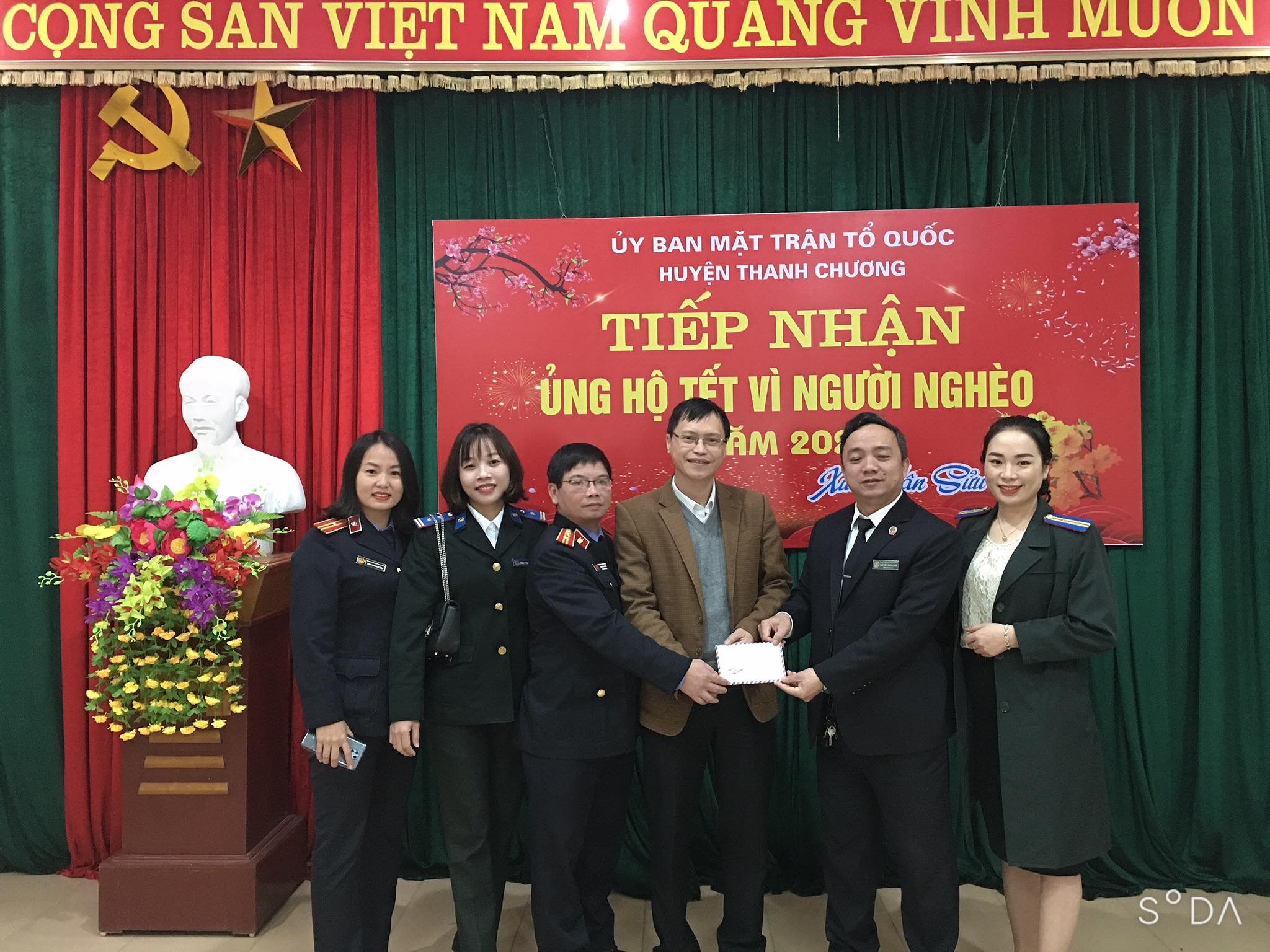 Chi cục Thi hành án dân sự huyện Thanh Chương phối hợp Viện kiểm sát, Tòa án nhân dân huyện ủng hộ “Tết vì người nghèo” Xuân Tân Sửu 2021.