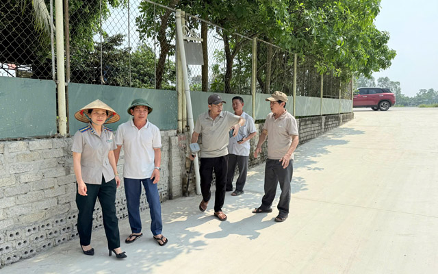 Chấp hành viên Cục THADS tỉnh vận động viên, thuyết phục việc giao đất thành công