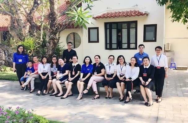 Chi đoàn Vụ Các vấn đề chung về xây dựng pháp luật viếng Lăng Bác