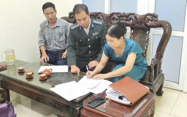 Chấp hành viên THADS tỉnh Thanh Hóa vận động, thuyết phục đương sự tự nguyện thỏa thuận thi hành án