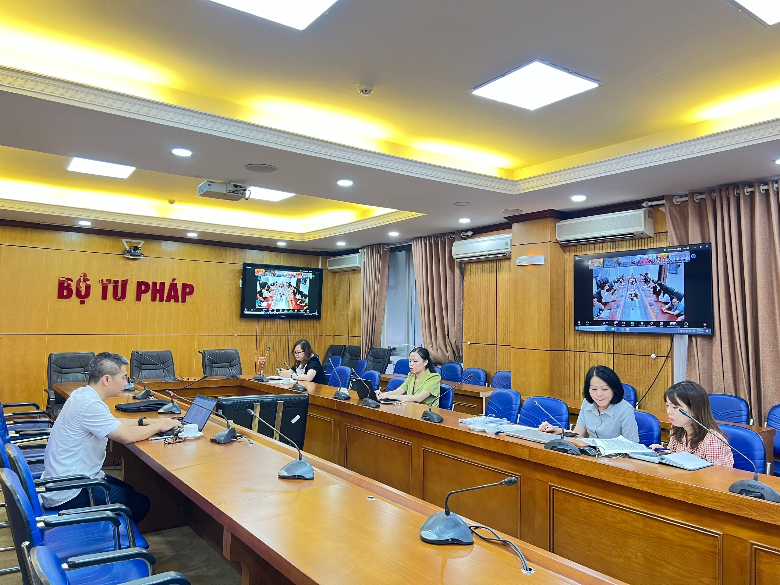 Ảnh đại diện Cục Hộ tịch, quốc tịch, chứng thực tổ chức tập huấn nghiệp vụ triển khai Quy trình giải quyết thủ tục hành chính ĐKKH – XNTTHN và 02 nhóm TTHC liên thông liên quan đến ĐKKS, ĐKKT
