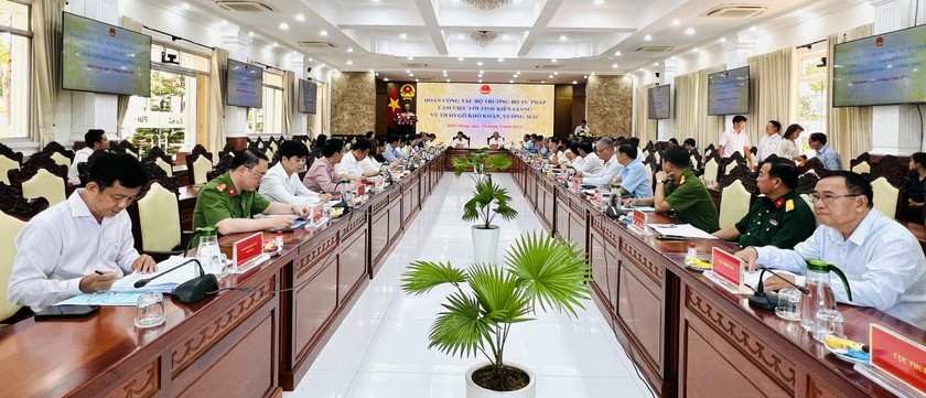 Bộ trưởng Lê Thành Long làm việc với tỉnh Kiên Giang về tháo gỡ khó khăn trong sản xuất kinh doanh