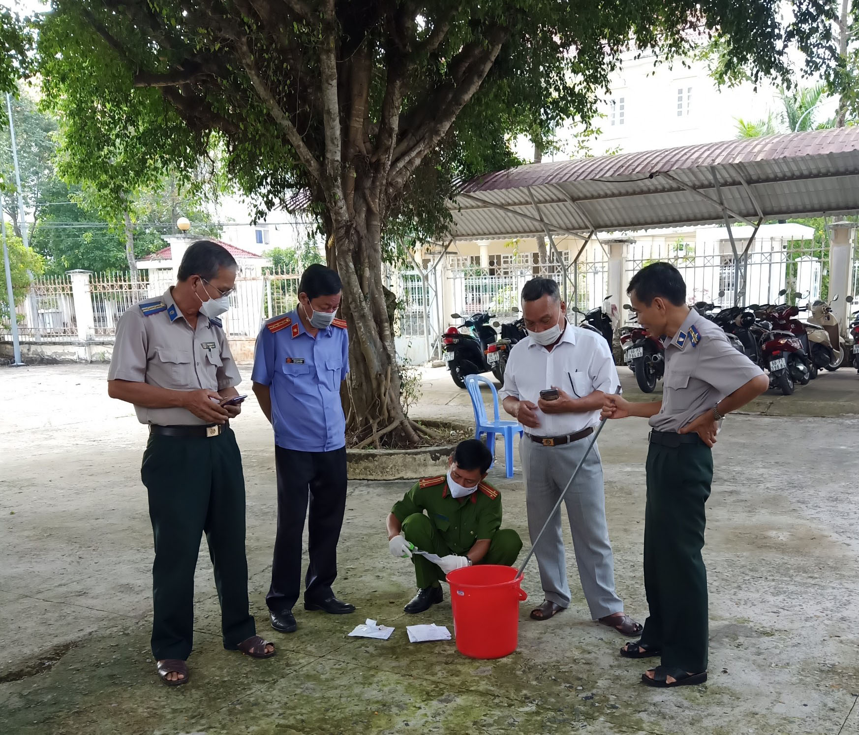 Cục Thi hành án dân sự tỉnh Đồng Tháp tổ chức tiêu hủy vật chứng