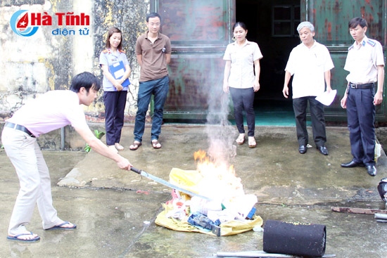 Tiêu hủy nhiều hung khí, ma túy các bản án có hiệu lực