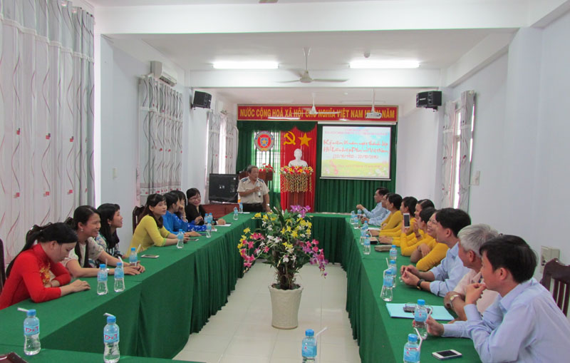 Họp mặt ngày Phụ nữ Việt Nam