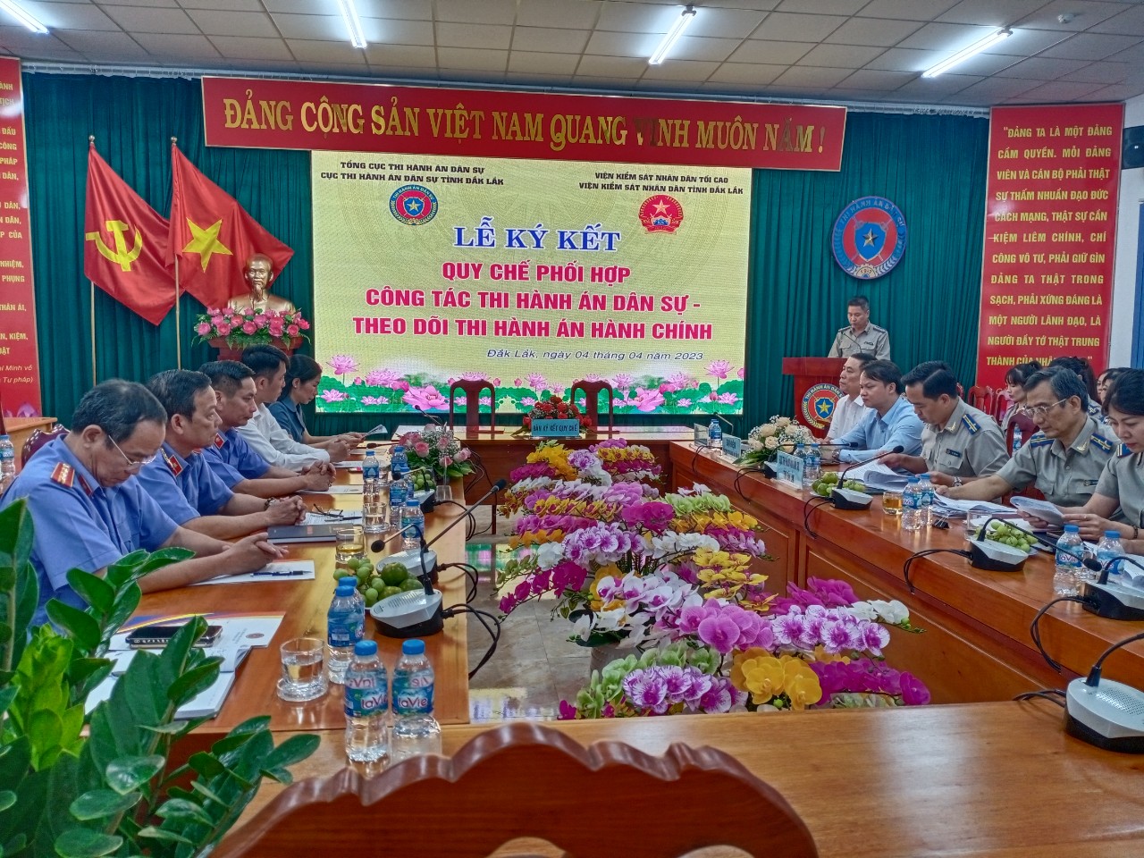 Lễ ký kết quy chế phối hợp trong công tác thi hành án dân sự - Theo dõi thi hành án hành chính