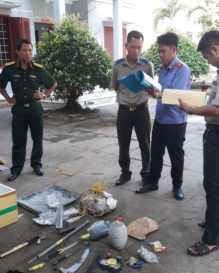 Tiêu hủy vật chứng trong vụ “chế tạo, tàng trữ, sử dụng trái phép vũ khí quân dụng”