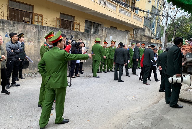 Chi cục THADS Thành phố Thanh Hóa tổ chức cưỡng chế giao tài sản tại phường Tân Sơn, thành phố Thanh Hóa