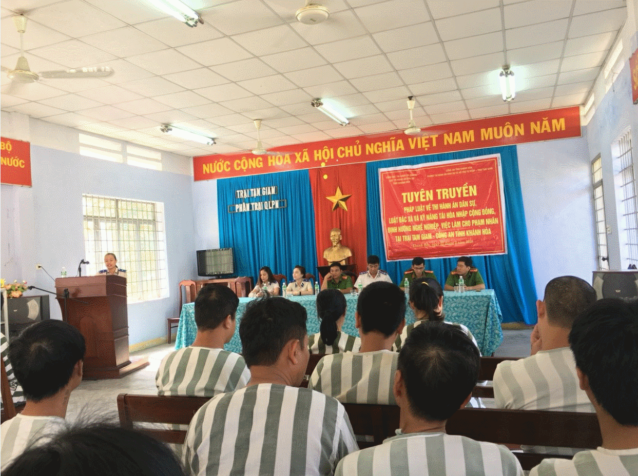 Tuyên truyền, giáo dục pháp luật cho phạm nhân tại Trại tạm giam Công an tỉnh Khánh Hòa