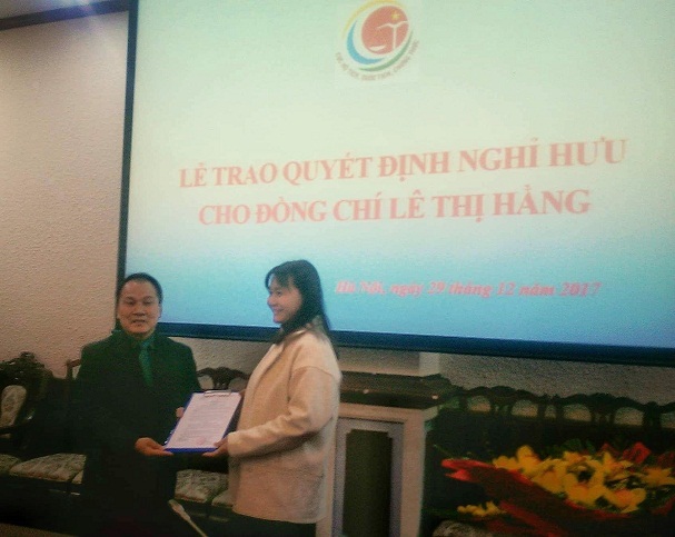 Cục Hộ tịch, quốc tịch, chứng thực trao Quyết định nghỉ hưu cho công chức thuộc Cục