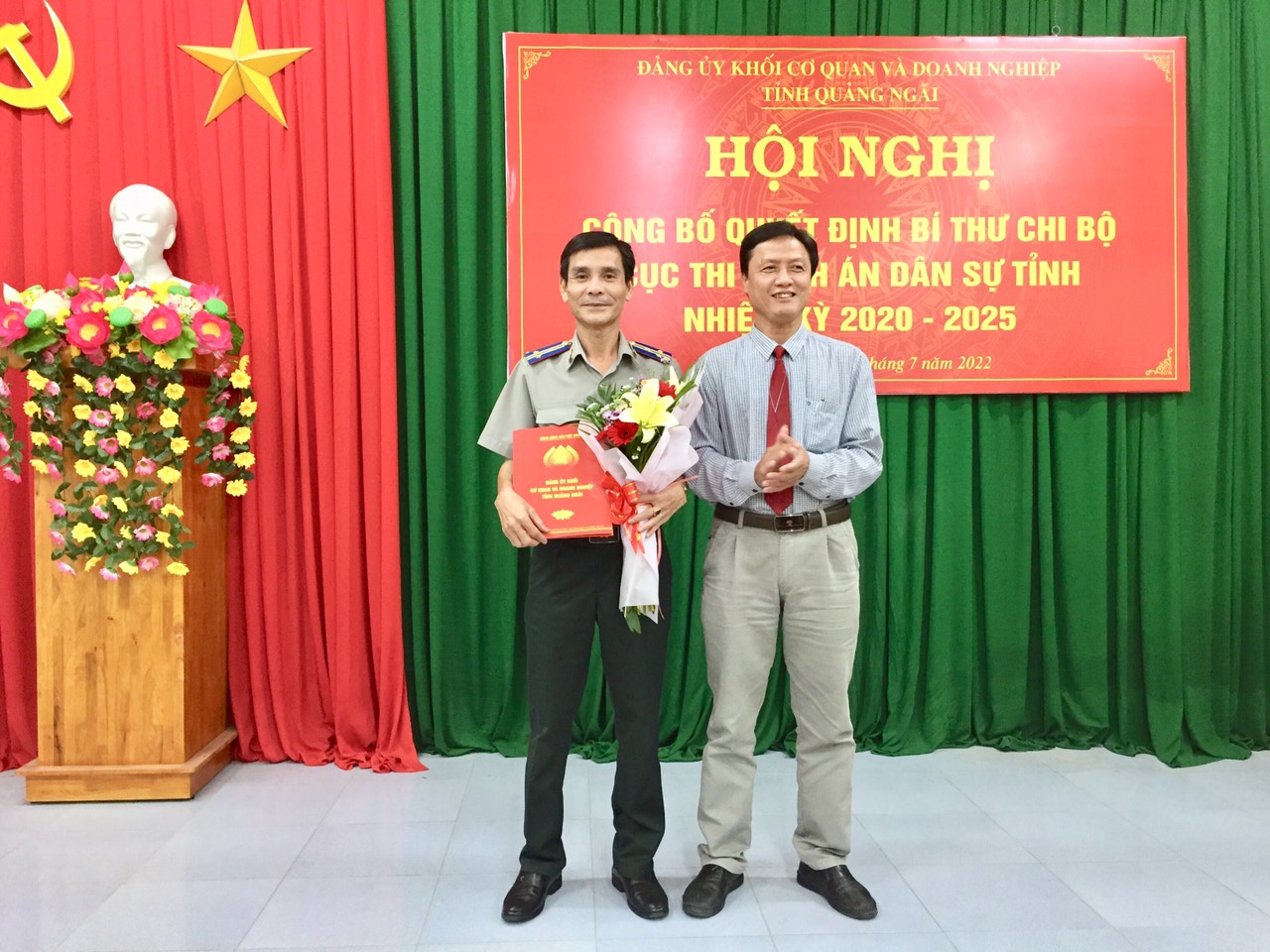 Công bố quyết định Bí thư Chi bộ Cục Thi hành án dân sự tỉnh Quảng Ngãi