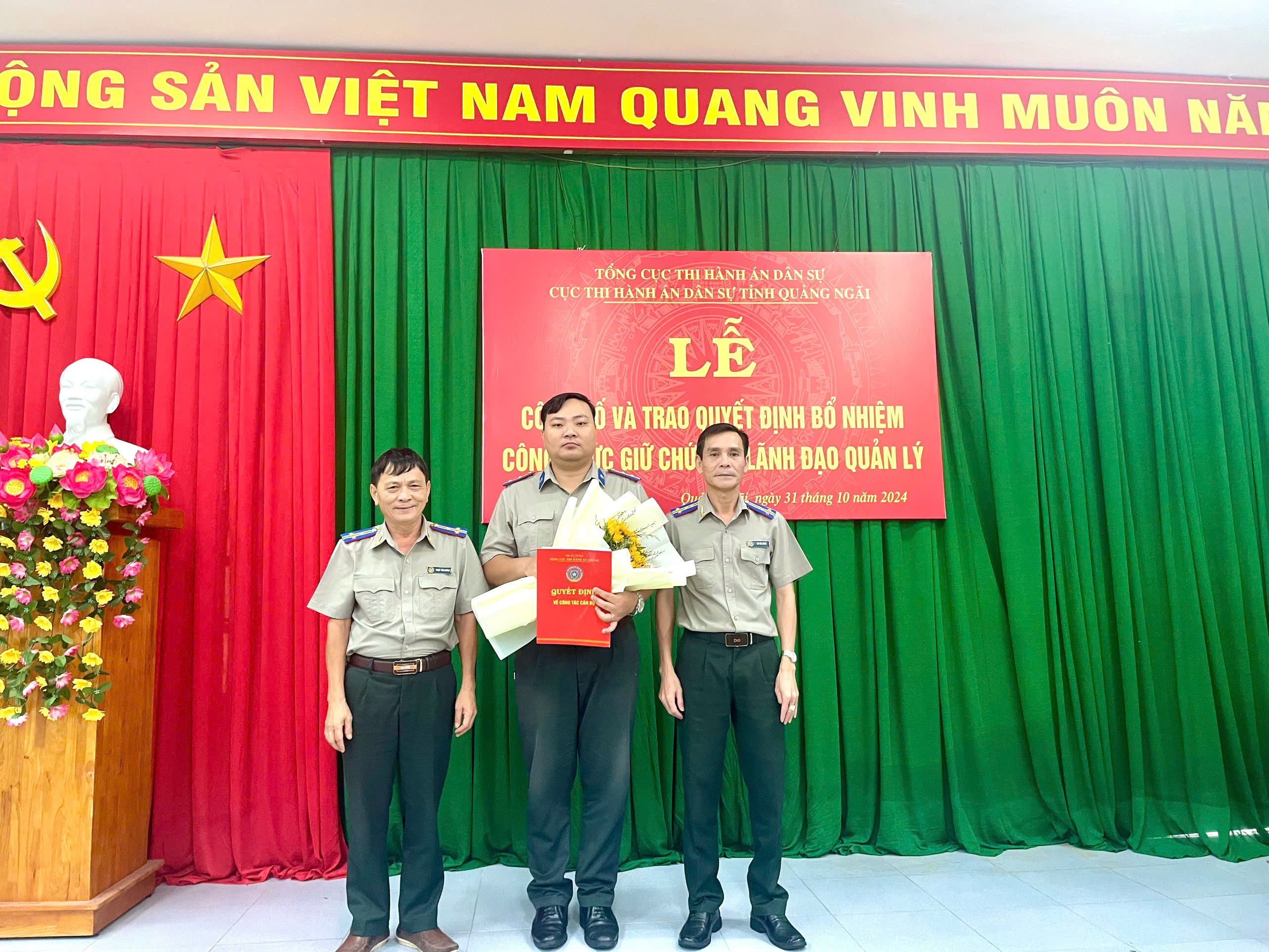 QUẢNG NGÃI CÔNG BỐ QUYẾT ĐỊNH VỀ CÔNG TÁC CÁN BỘ