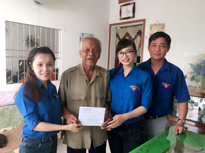 Hoạt động tri ân gia đình chính sách nhân ngày 27/7 của Chi đoàn cơ sở Cục THADS