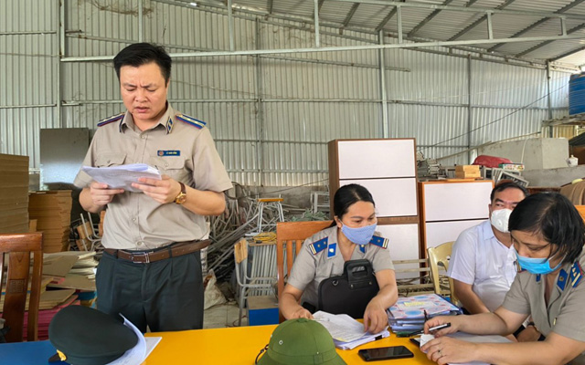 Chi cục THADS huyện Triệu Sơn cưỡng chế tháo dỡ tài sản, giao đất cho người mua trúng đấu giá tài sản