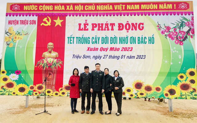 Công đoàn Chi cục Triệu Sơn hưởng ứng “Tết trồng cây đời đời nhớ ơn Bác Hồ” Xuân Quý Mão 2023