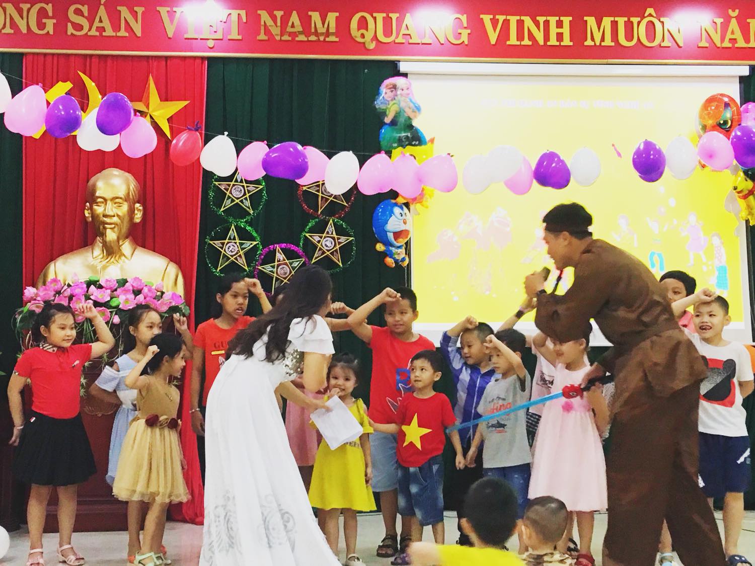 Cục Thi hành án dân sự tỉnh Nghệ An tổ chức Tết Trung thu cho các cháu thiếu nhi