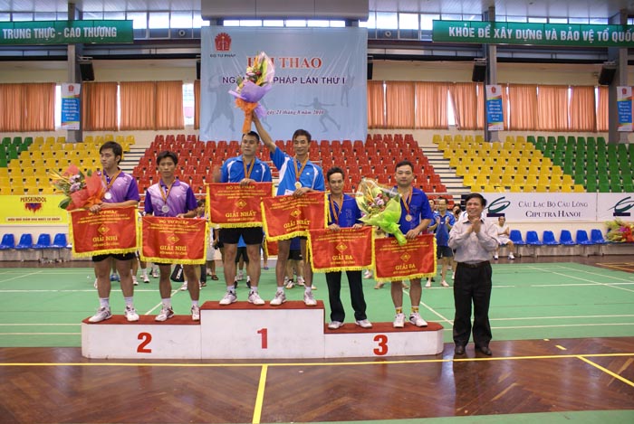 Giải cầu lông đôi nam