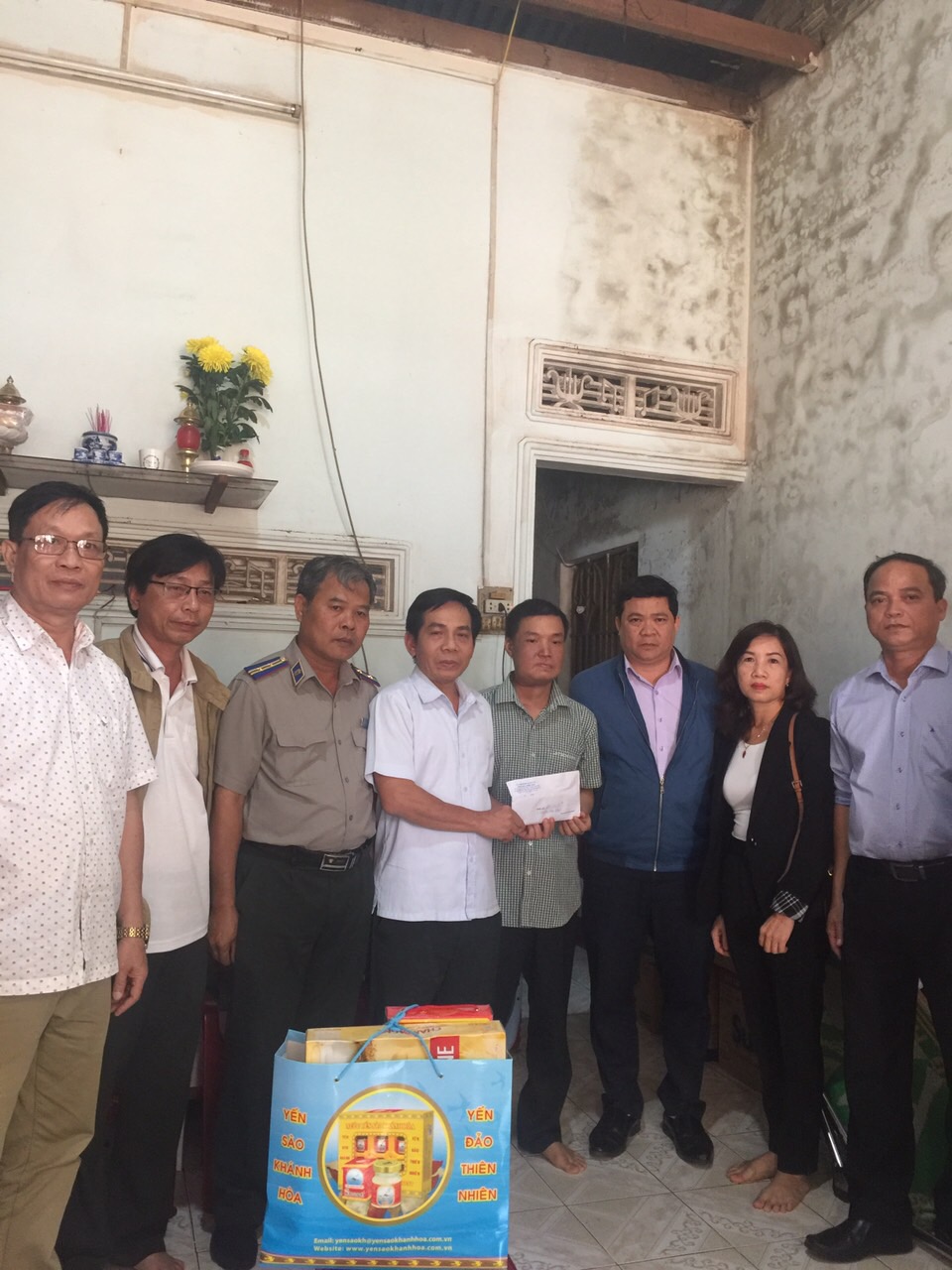 NGHĨA CỬ CAO ĐẸP ẤM TÌNH ĐỒNG CHÍ