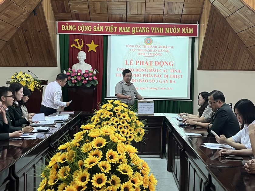 Cục Thi hành án dân sự tỉnh Lâm Đồng ủng hộ đồng bào các tỉnh, thành phố phía Bắc khắc phục cơn bão số 3