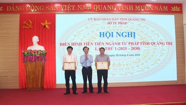 Lần đầu tiên ngành Tư pháp Quảng Trị tôn vinh điển hình tiên tiến
