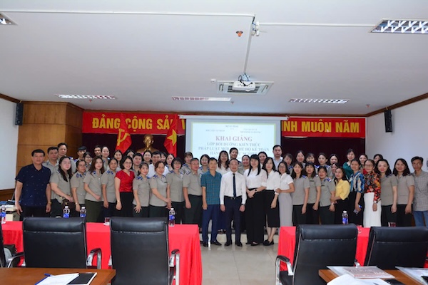 Khai giảng Lớp bồi dưỡng kiến thức pháp luật mới về chế độ kế toán hành chính sự nghiệp tại TP HCM