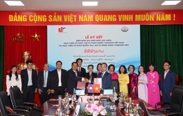 Học viện Tư pháp Quốc gia Lào và Học viện Tư pháp Việt Nam ký Bản ghi nhớ hợp tác