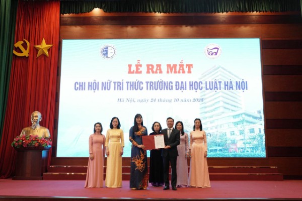 Ra mắt Chi hội Nữ trí thức Trường Đại học Luật Hà Nội