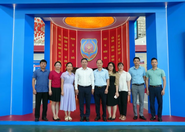 Không gian trưng bày của Bộ Tư pháp tại Triển lãm thành tựu Đất nước gây ấn tượng mạnh