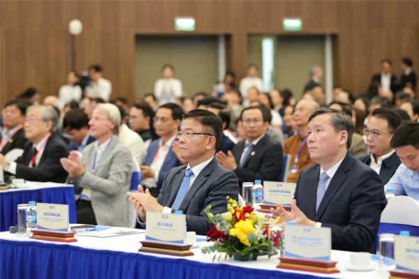 Hội thảo quốc tế “Việt Nam: Phát triển bền vững trong kỷ nguyên mới”