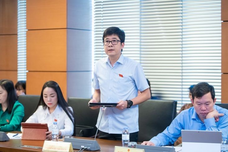 Sửa đổi, bổ sung Hiến pháp: Đề nghị giữ quy định phải lấy ý kiến Nhân dân khi lập, giải thể đơn vị hành chính