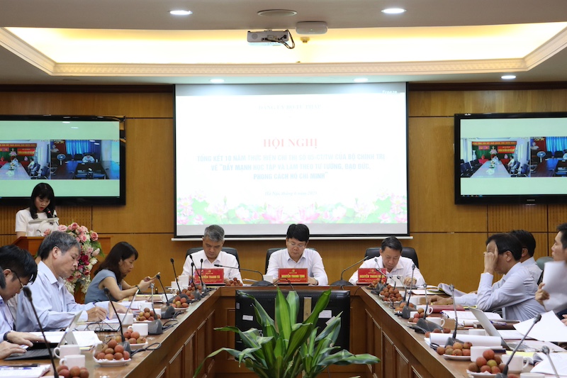 Đưa việc học tập, làm theo Bác trở thành động lực, giải pháp hoàn thành chức trách, nhiệm vụ ngành Tư pháp