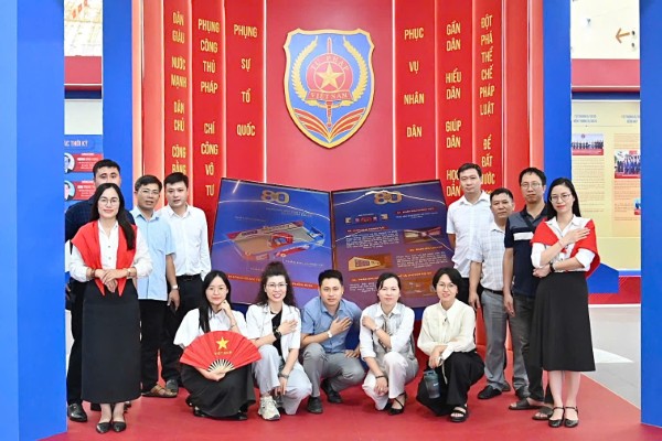 Chi bộ Cục Công nghệ thông tin ôn lại truyền thống 80 năm xây dựng và phát triển Bộ, ngành Tư pháp