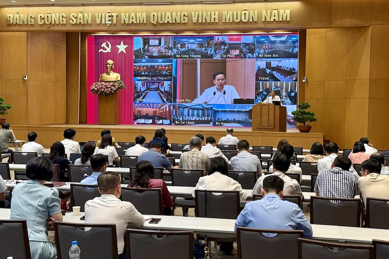 Quán triệt, triển khai thực hiện quy định, chỉ thị, hướng dẫn của Trung ương về thi hành Điều lệ Đảng