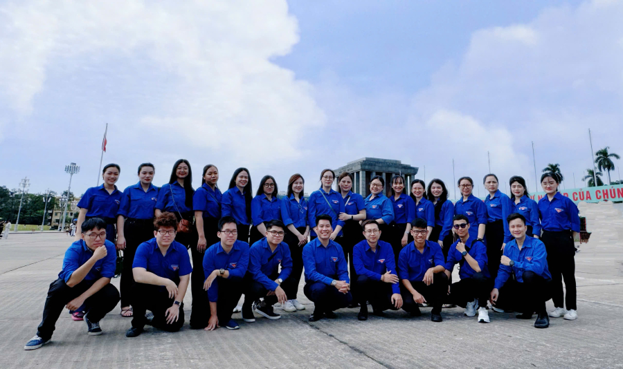 Đoàn Cục Đăng ký giao dịch bảo đảm và BTNN viếng Lăng Bác - Khắc sâu lý tưởng, bồi đắp niềm tin