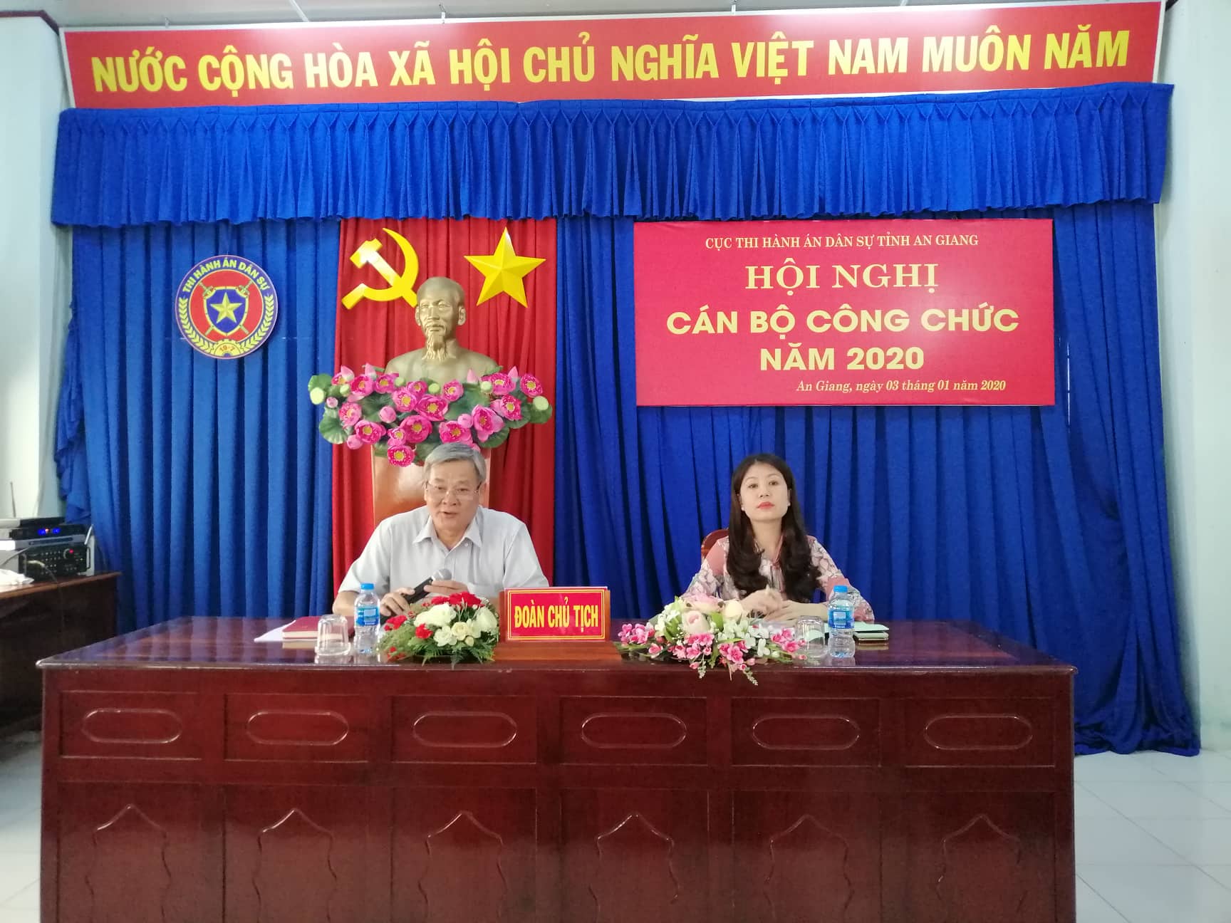 Hội nghị cán bộ công chức năm 2020