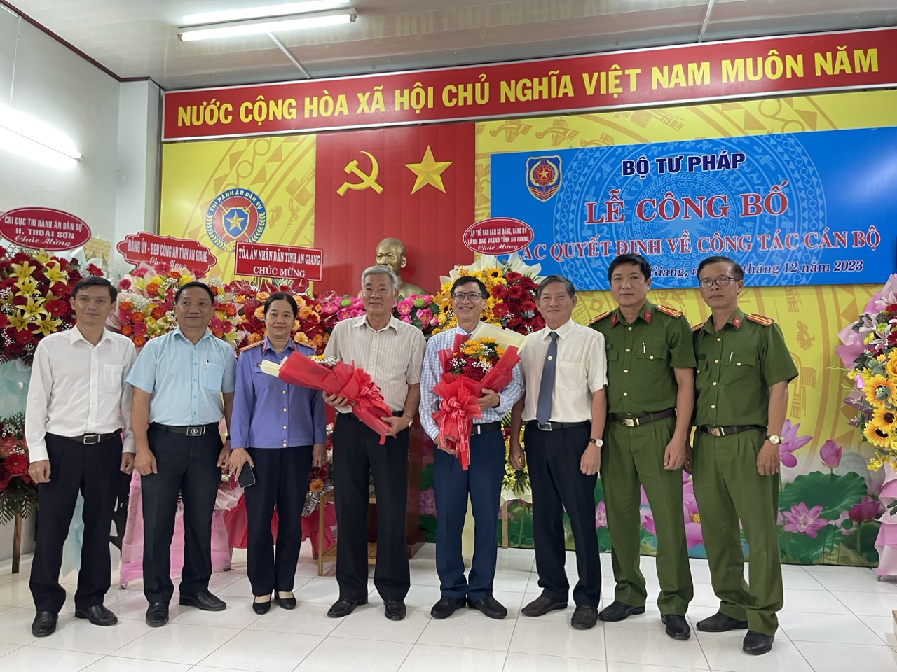 Trao Quyết định bổ nhiệm Cục trưởng Cục Thi hành án dân sự tỉnh An Giang