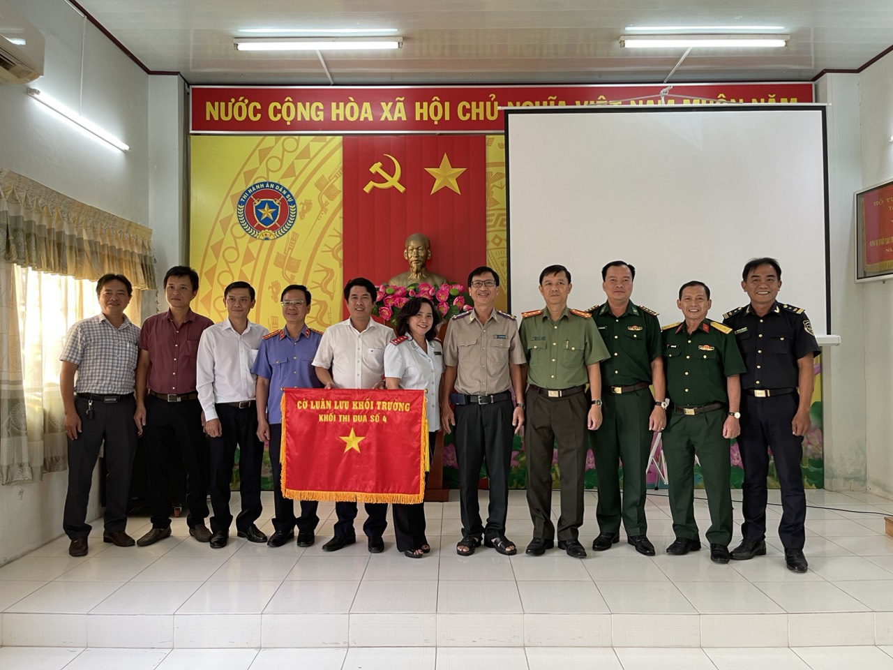 Chiều ngày 26/01/2024, Cục Thi hành án dân sự tỉnh tổ chức Hội nghị tổng kết công tác thi đua, khen thưởng Khối thi đua số 4.